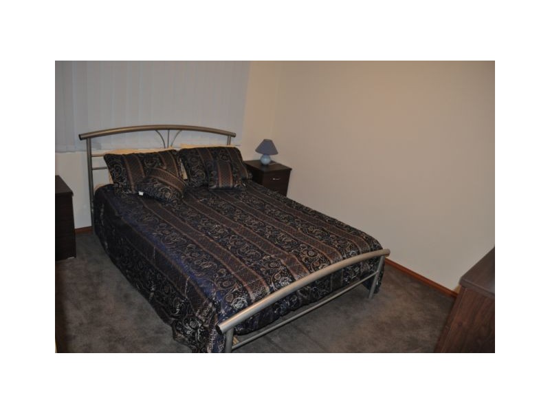 2 Elliott Place, Thornlie WA 6108