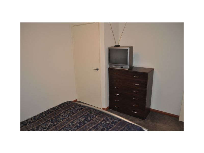 2 Elliott Place, Thornlie WA 6108