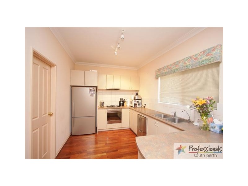 2/155 Marmion Street, Fremantle WA 6160