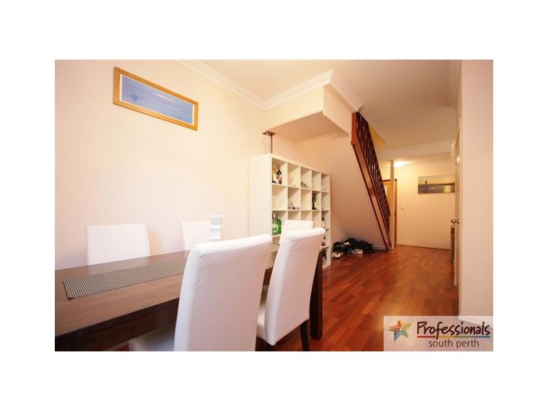 2/155 Marmion Street, Fremantle WA 6160