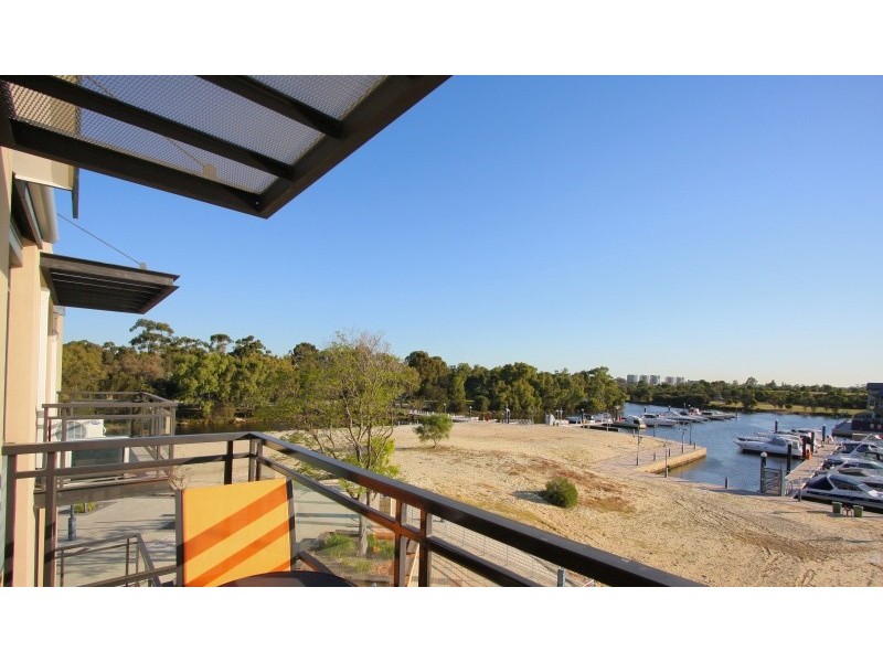 8/10 Marina Drive, Ascot WA 6104