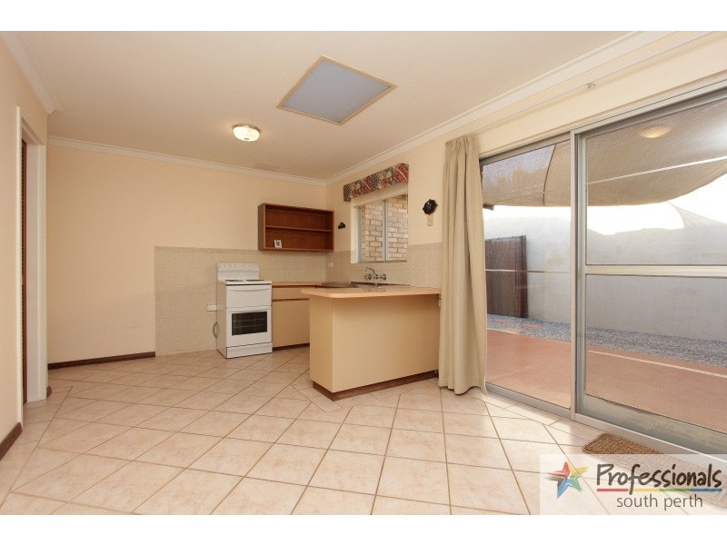 8 Bow Street, Wilson WA 6107