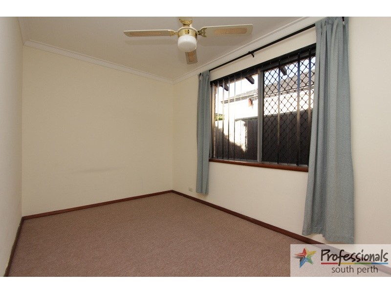 8 Bow Street, Wilson WA 6107