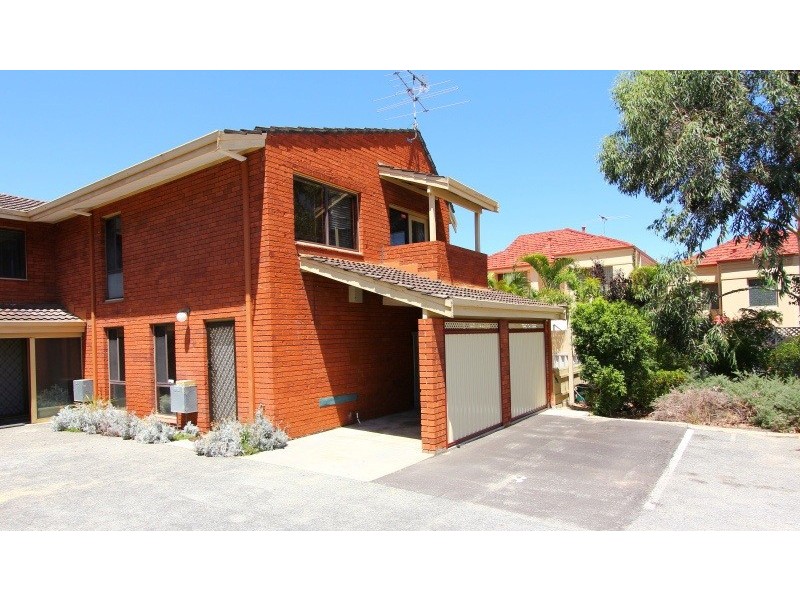 8/189 Coode Street, Como WA 6152