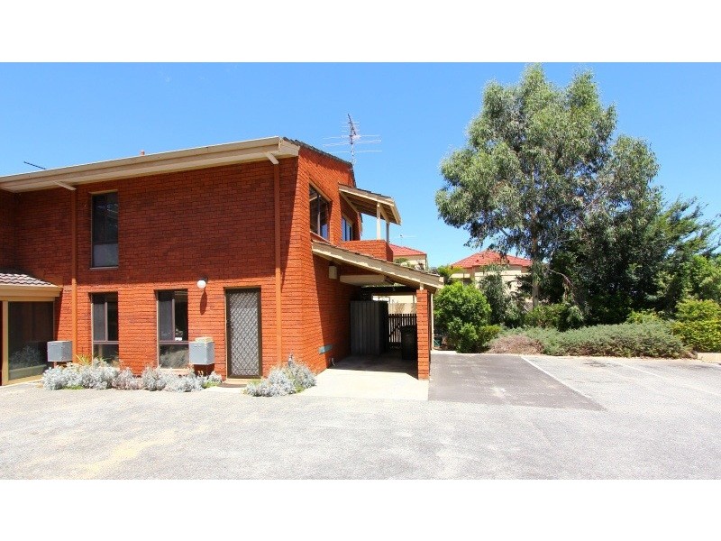 8/189 Coode Street, Como WA 6152