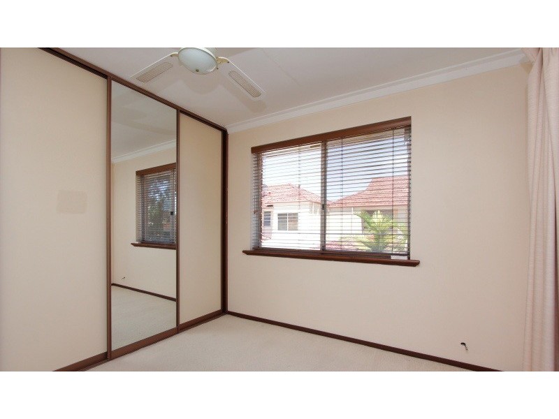 8/189 Coode Street, Como WA 6152