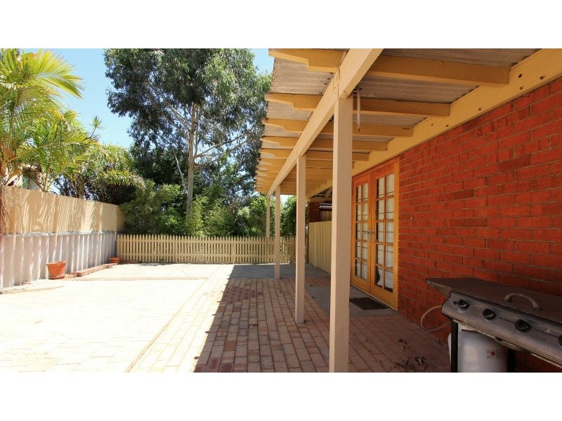 8/189 Coode Street, Como WA 6152