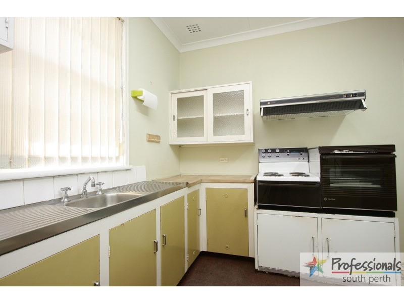 113 Manning Road, Manning WA 6152