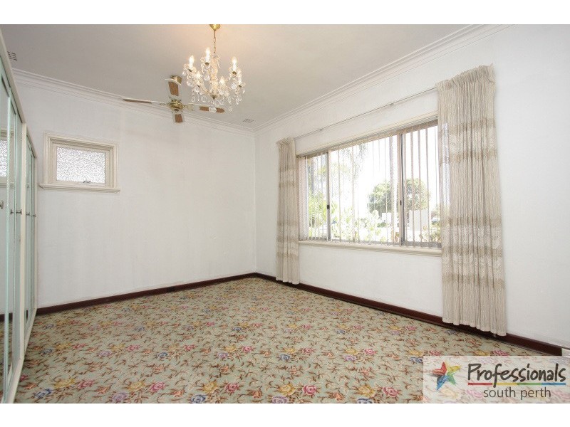 113 Manning Road, Manning WA 6152