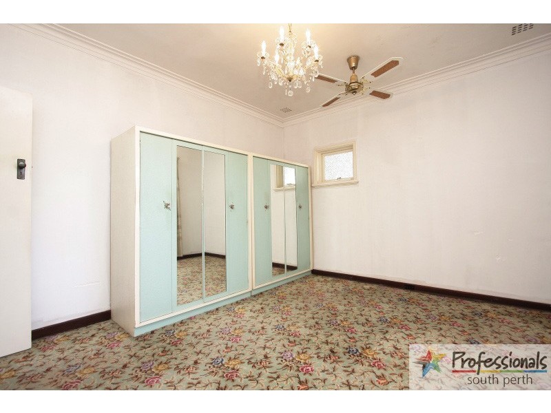 113 Manning Road, Manning WA 6152