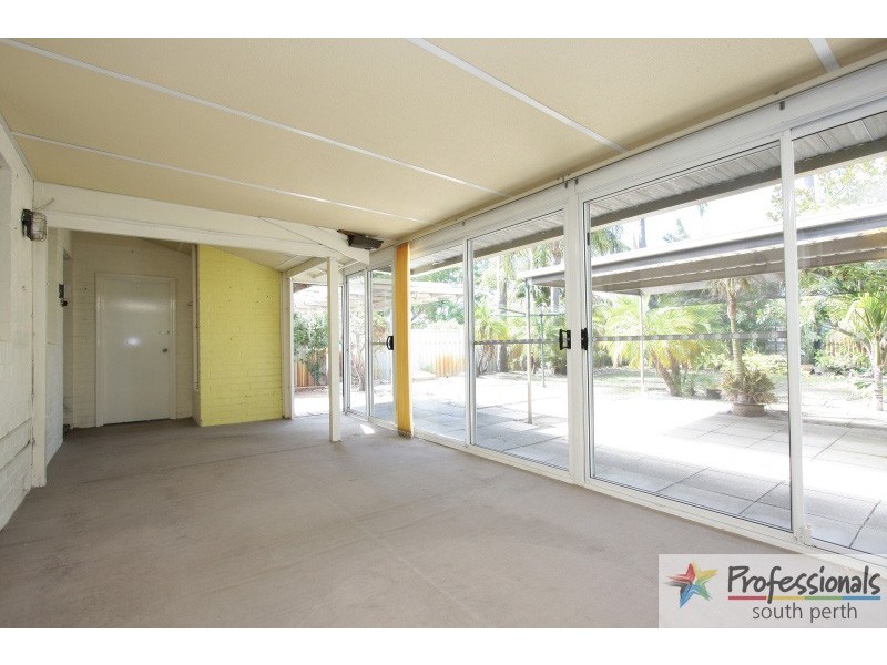 113 Manning Road, Manning WA 6152
