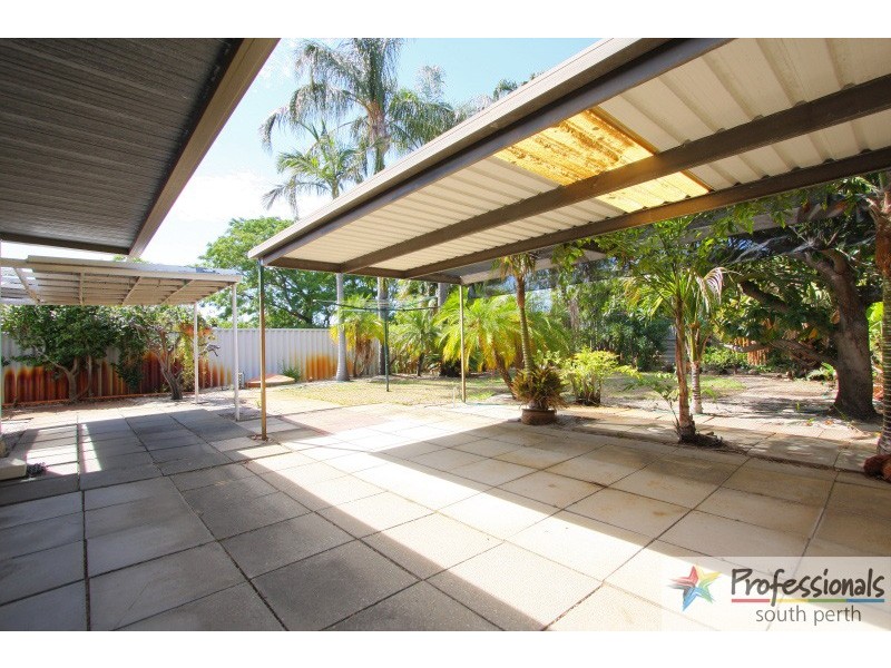 113 Manning Road, Manning WA 6152