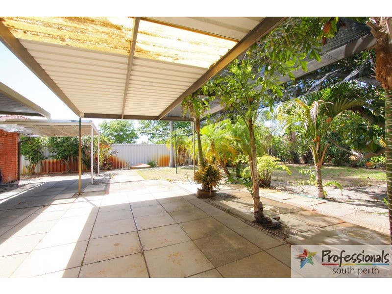 113 Manning Road, Manning WA 6152