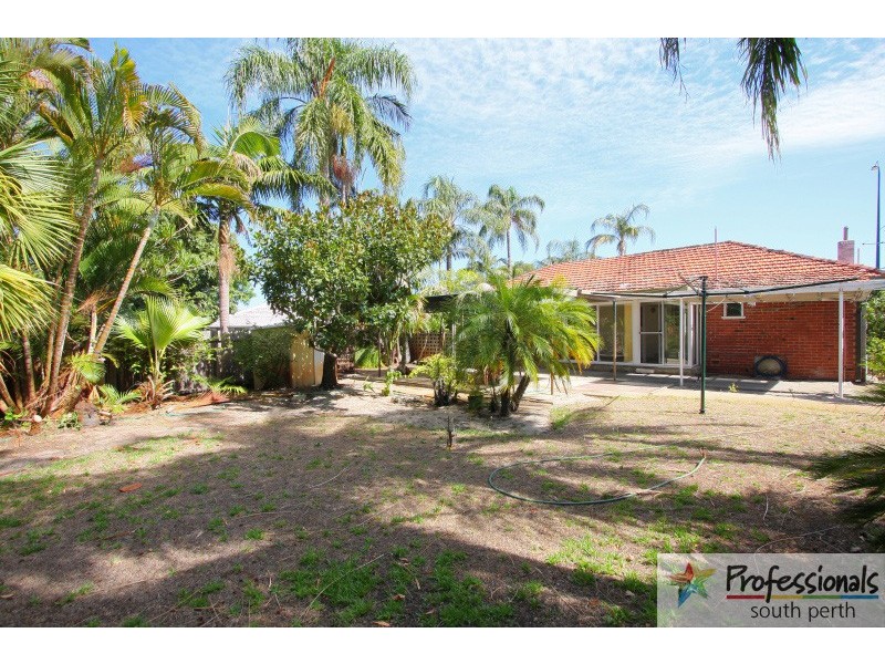 113 Manning Road, Manning WA 6152