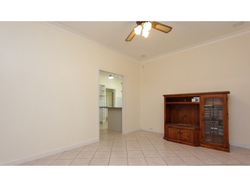 1 Treeby Street, Coolbellup WA 6163