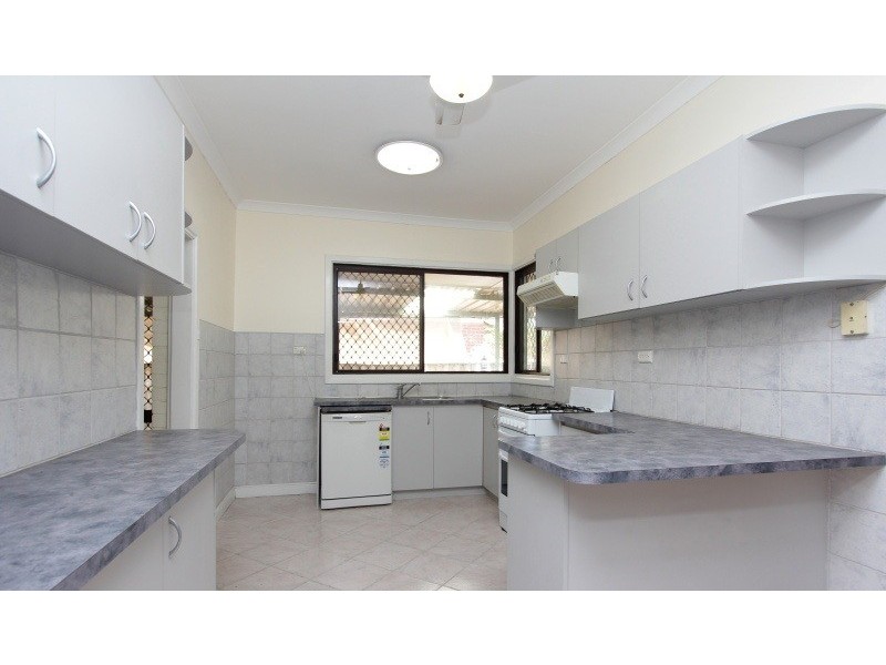 1 Treeby Street, Coolbellup WA 6163