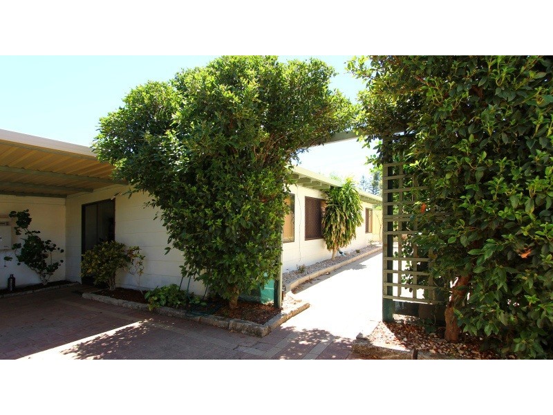 1 Treeby Street, Coolbellup WA 6163