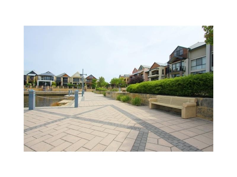 9/10 Marina Drive, Ascot WA 6104