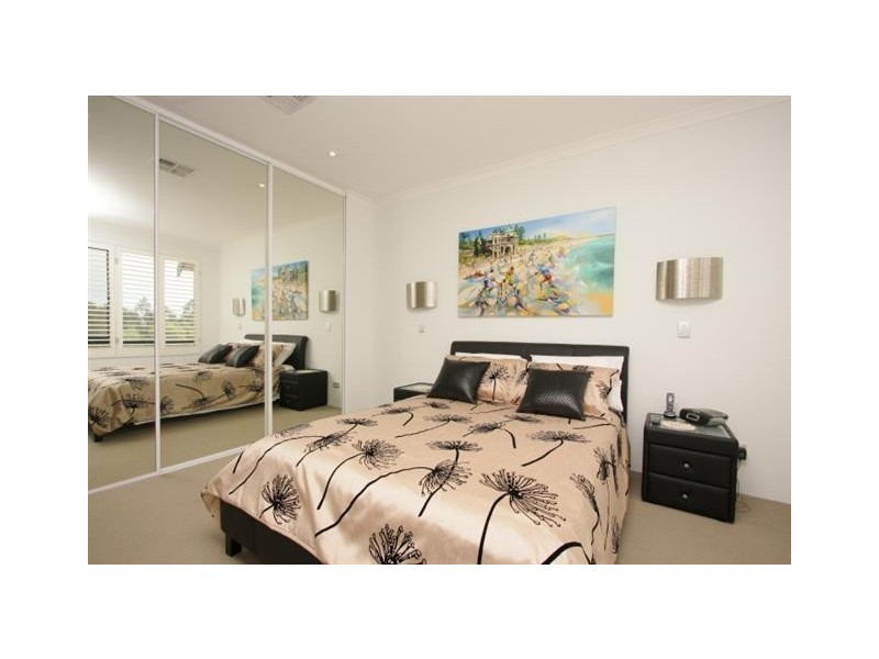 9/10 Marina Drive, Ascot WA 6104