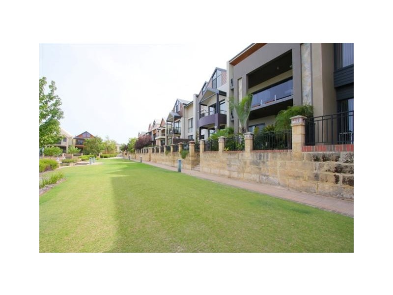 9/10 Marina Drive, Ascot WA 6104