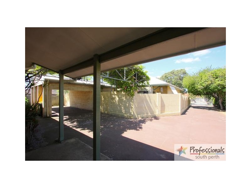 60b Hobbs Avenue, Como WA 6152