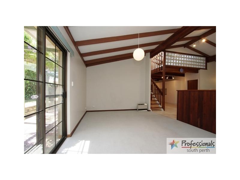 60b Hobbs Avenue, Como WA 6152