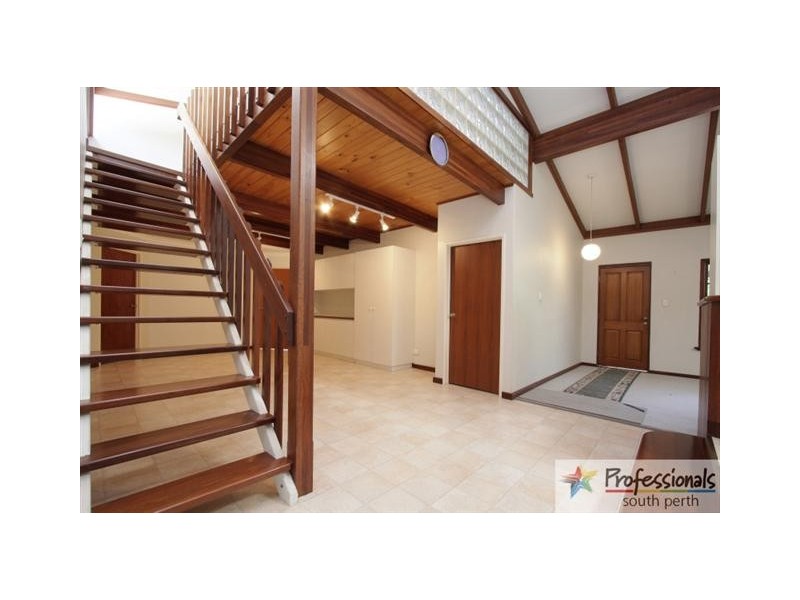 60b Hobbs Avenue, Como WA 6152