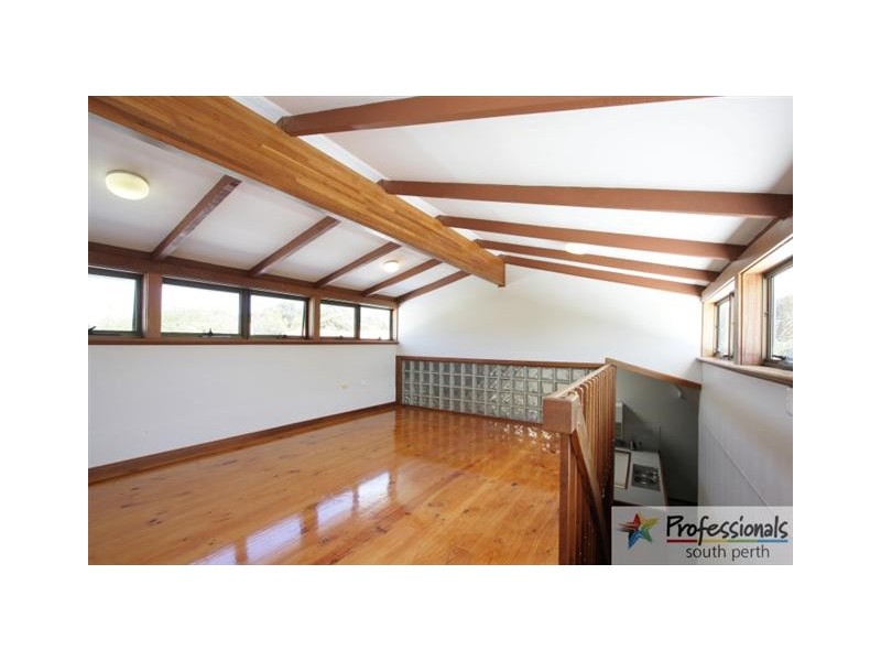 60b Hobbs Avenue, Como WA 6152