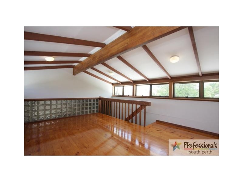 60b Hobbs Avenue, Como WA 6152