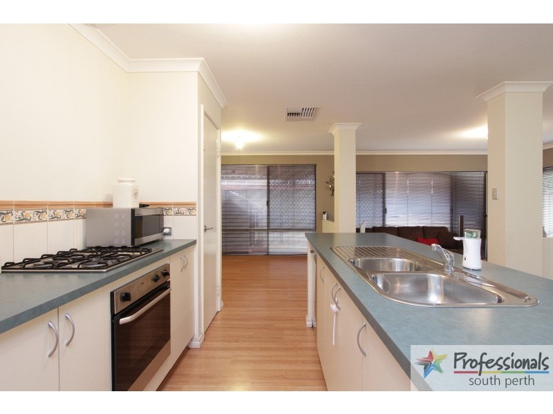 7 Ralphs Street, Seville Grove WA 6112