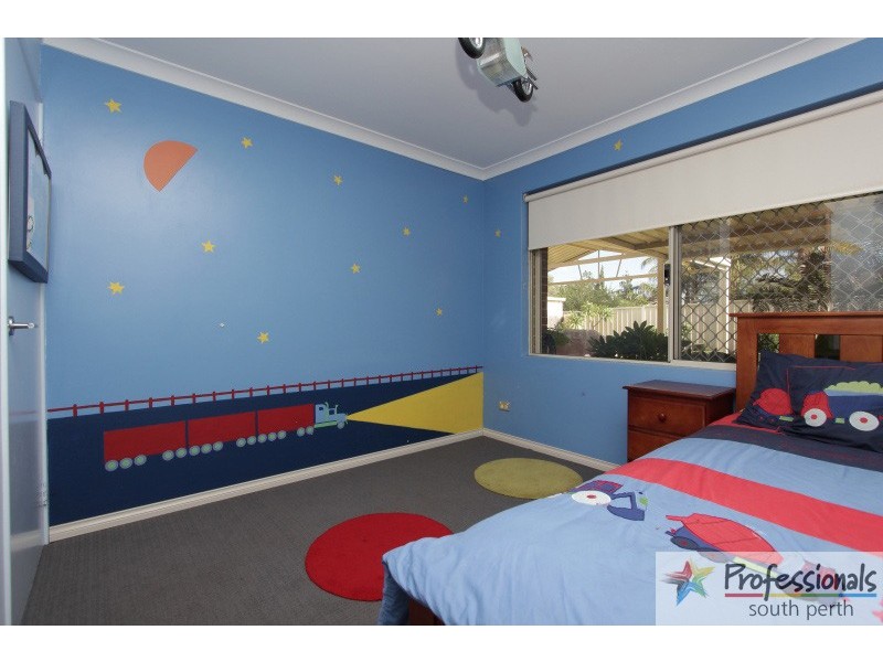 7 Ralphs Street, Seville Grove WA 6112