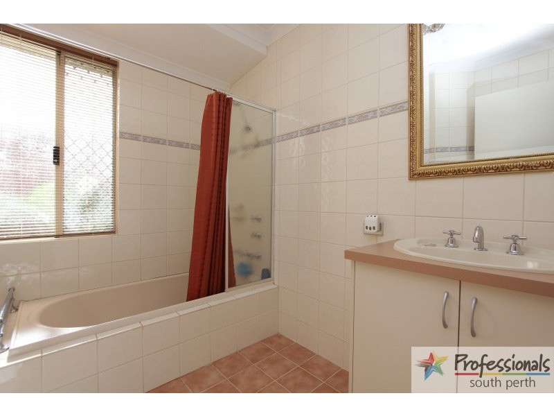 7 Ralphs Street, Seville Grove WA 6112