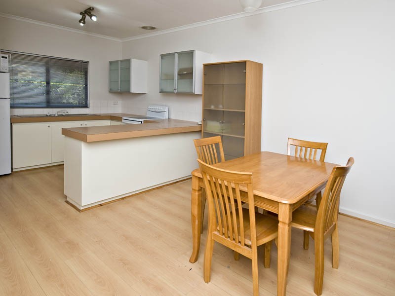 2/4 Jane Road, Applecross WA 6153