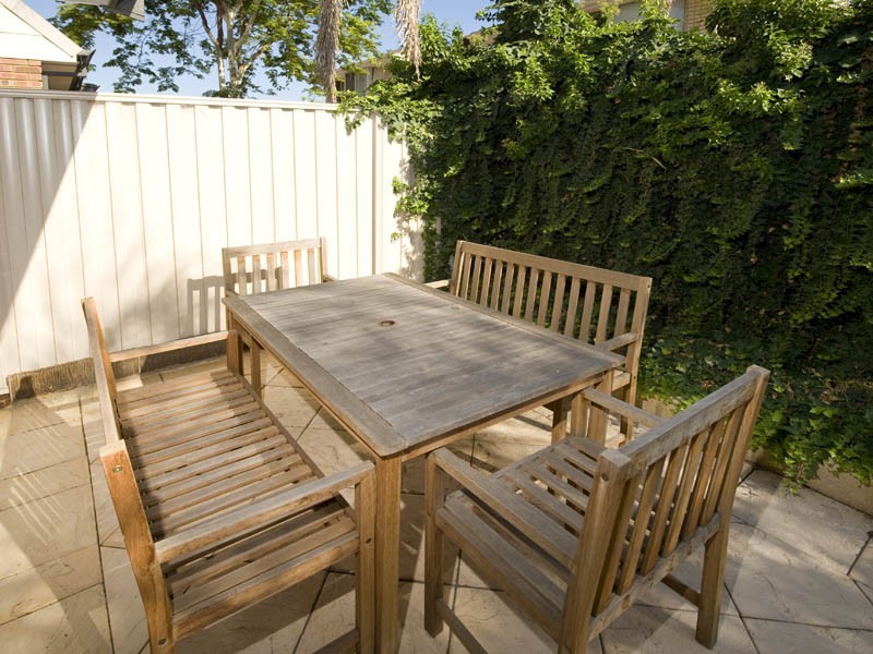 2/4 Jane Road, Applecross WA 6153