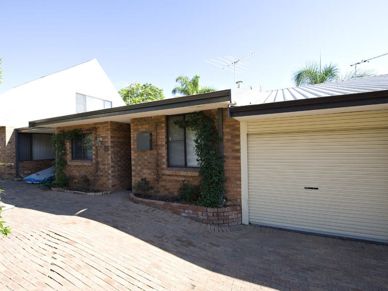 2/4 Jane Road, Applecross WA 6153