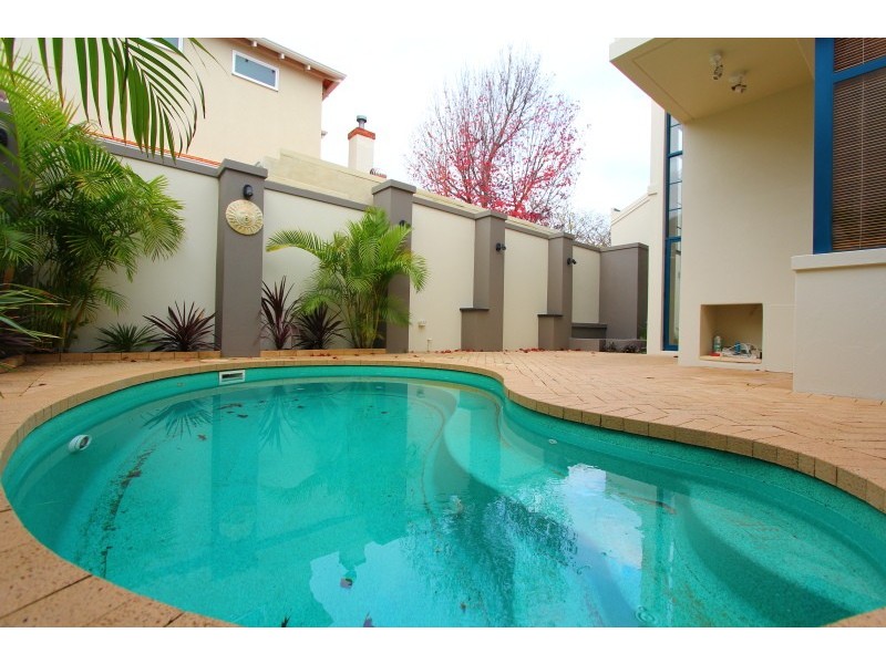 18 Joseph Street, West Leederville WA 6007