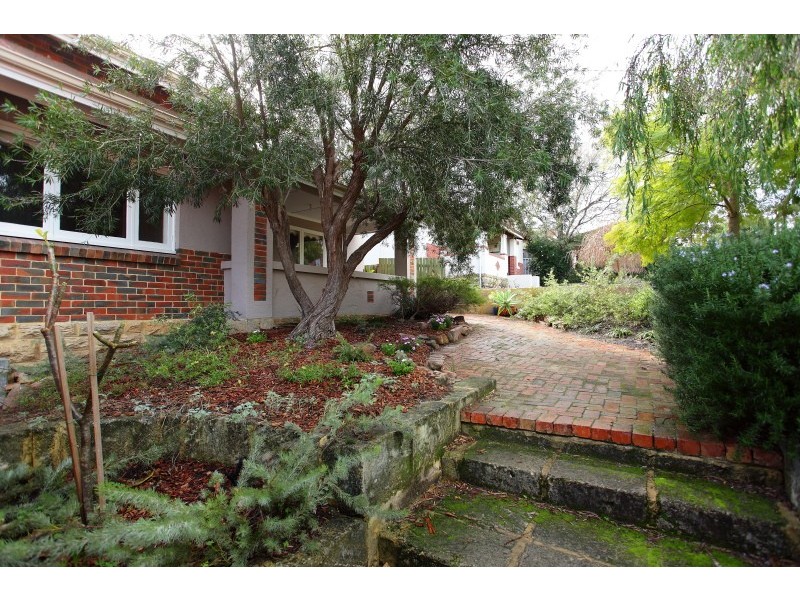 28 Fourth Avenue, Kensington WA 6151