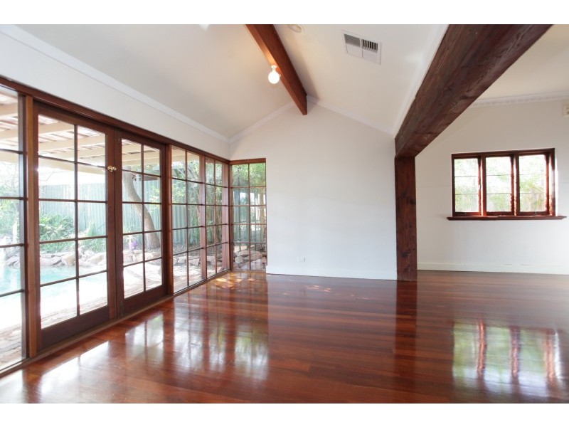 28 Fourth Avenue, Kensington WA 6151