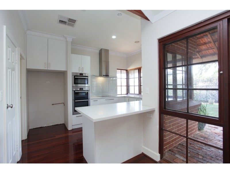 28 Fourth Avenue, Kensington WA 6151