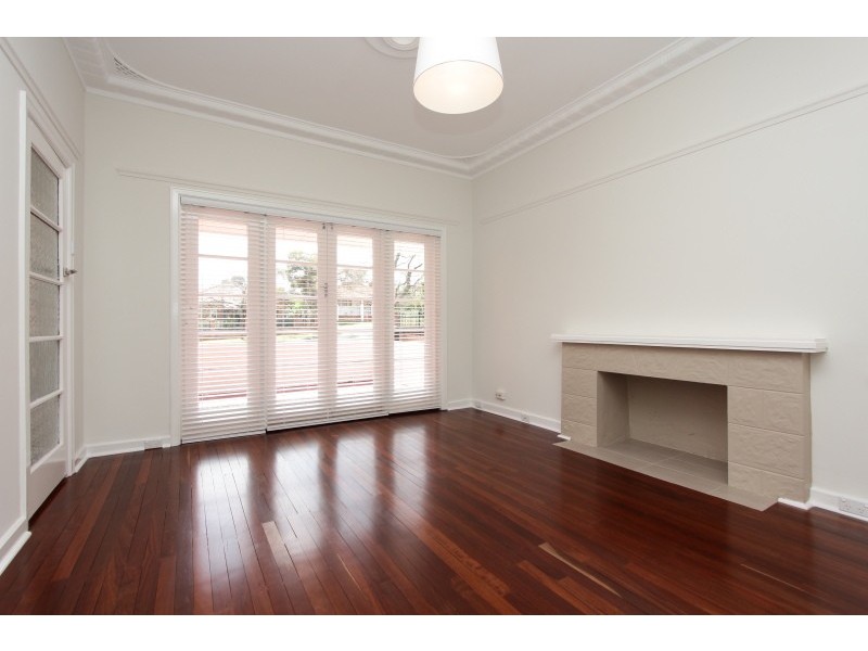 24 Wyndam Street, St James WA 6102