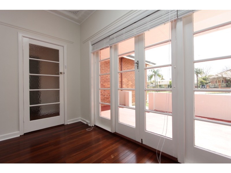 24 Wyndam Street, St James WA 6102