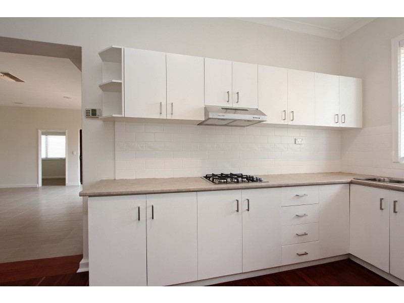 24 Wyndam Street, St James WA 6102