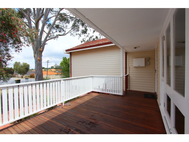 27 Reen Street, St James WA 6102