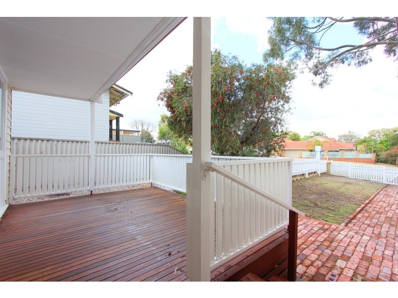 27 Reen Street, St James WA 6102