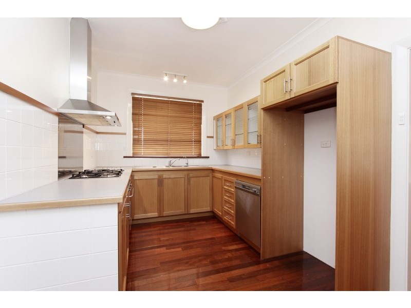 27 Reen Street, St James WA 6102