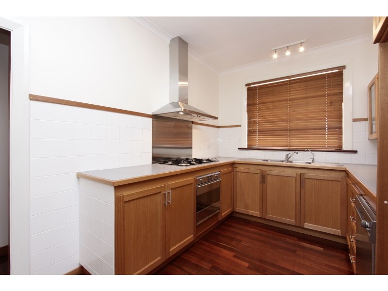 27 Reen Street, St James WA 6102