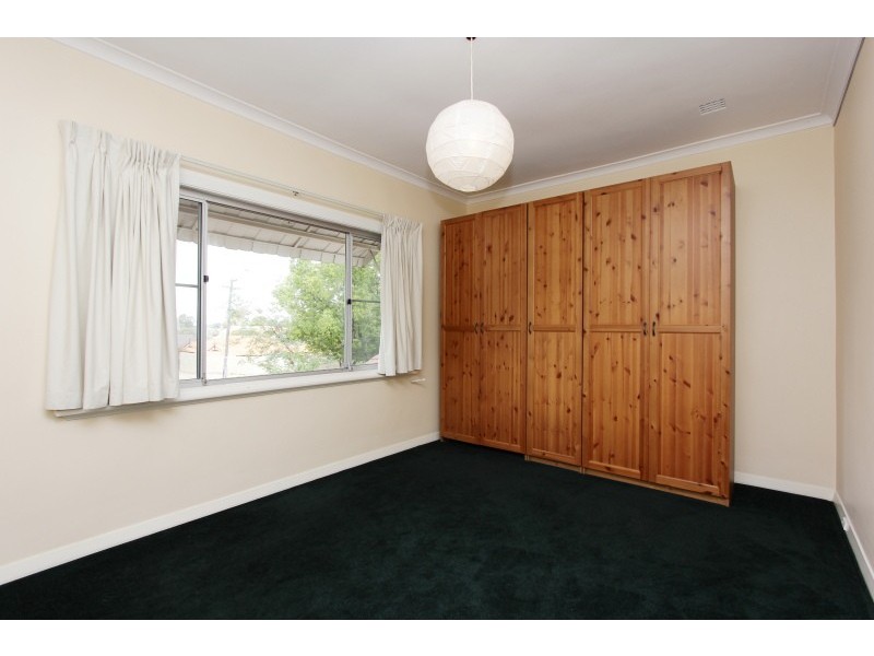 27 Reen Street, St James WA 6102