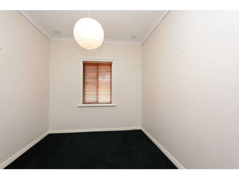 27 Reen Street, St James WA 6102