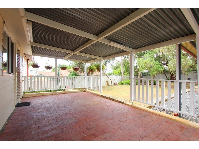 27 Reen Street, St James WA 6102