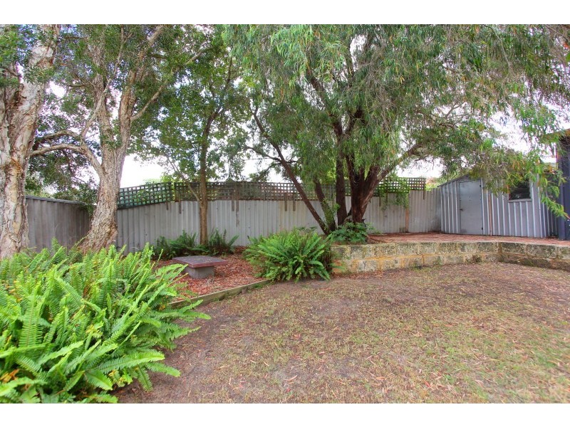 27 Reen Street, St James WA 6102